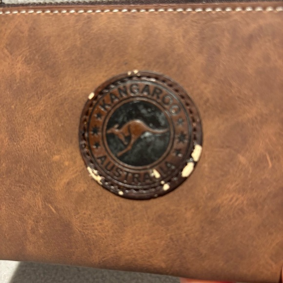 Kangaroo Australia Card Holder Wallet Badge New; some peeling - Picture 4 of 7